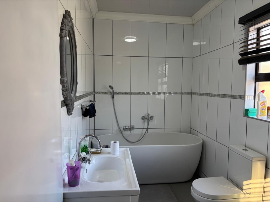 3 Bedroom Property for Sale in Mogwase North West